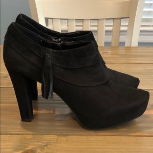 Me Too Black Wedge Booties